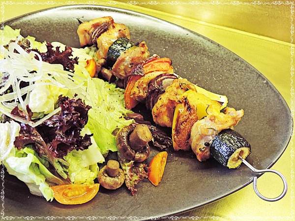 piazza皮耶薩：✜ 再訪創意無限滴特色義式小吃餐館! -「Piazza皮耶薩」｡◕‿‿◕｡