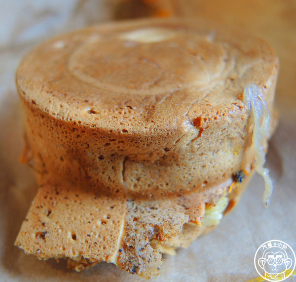 太極鰲車輪餅：呷飽祙【新北板橋･太極鱉車輪餅】排隊爆漿紅豆餅