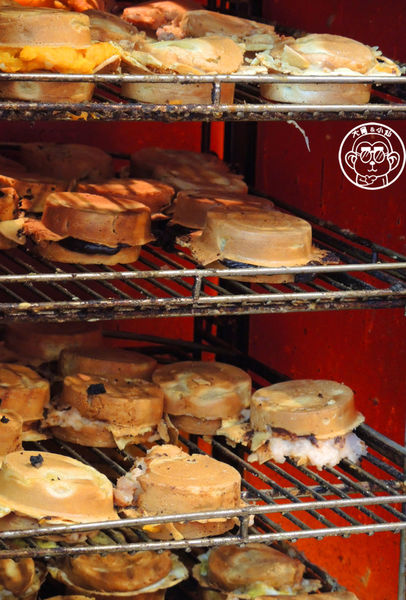 太極鰲車輪餅：呷飽祙【新北板橋･太極鱉車輪餅】排隊爆漿紅豆餅