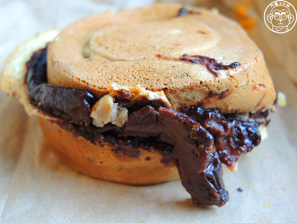 太極鰲車輪餅：呷飽祙【新北板橋･太極鱉車輪餅】排隊爆漿紅豆餅