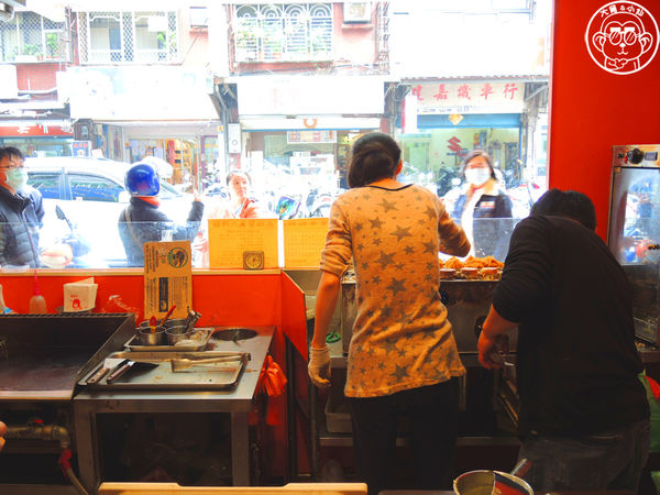 太極鰲車輪餅：呷飽祙【新北板橋･太極鱉車輪餅】排隊爆漿紅豆餅
