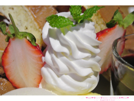 八里水岸四季景觀餐廳：【食記】oO。o○。台北　八里　八里水岸四季景觀餐廳　下午茶　排餐　鬆餅　包廂　海邊　景觀　駐唱　峇里島　浪漫海景景觀餐廳，想耍浪漫的男生，趕快帶女朋友來～　oO。o○。　