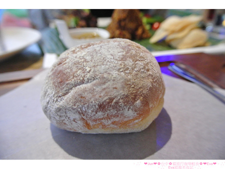 八里水岸四季景觀餐廳：【食記】oO。o○。台北　八里　八里水岸四季景觀餐廳　下午茶　排餐　鬆餅　包廂　海邊　景觀　駐唱　峇里島　浪漫海景景觀餐廳，想耍浪漫的男生，趕快帶女朋友來～　oO。o○。　