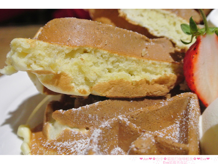 八里水岸四季景觀餐廳：【食記】oO。o○。台北　八里　八里水岸四季景觀餐廳　下午茶　排餐　鬆餅　包廂　海邊　景觀　駐唱　峇里島　浪漫海景景觀餐廳，想耍浪漫的男生，趕快帶女朋友來～　oO。o○。　