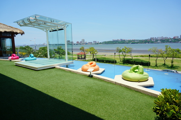 BaLi水岸四季景觀餐廳：【八里】BaLi水岸四季景觀餐廳－『氣氛超棒．美麗峇里島風』