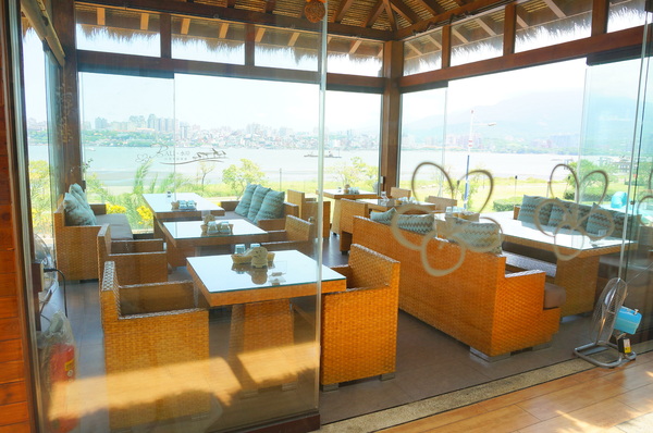 BaLi水岸四季景觀餐廳：【八里】BaLi水岸四季景觀餐廳－『氣氛超棒．美麗峇里島風』