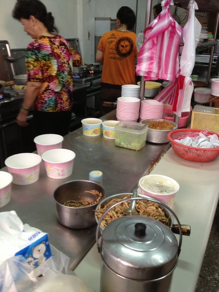 永春廣東粥：金門永春廣東粥-大口大口喝下去