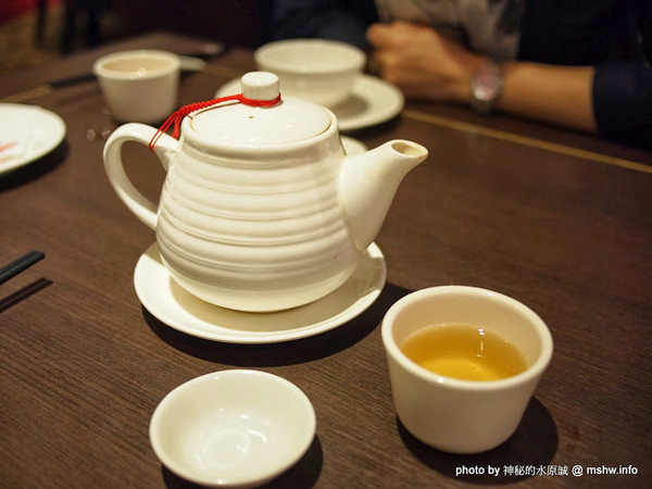 高記小團圓(松山菸廠誠品):【食記】不愧是招牌!一吃就停不了的上海鐵鍋生煎包囧 @ 台北信義誠品生活-高記小團圓-Kao Chi-浙滬美饌上海點心