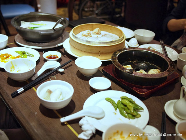 高記小團圓(松山菸廠誠品):【食記】不愧是招牌!一吃就停不了的上海鐵鍋生煎包囧 @ 台北信義誠品生活-高記小團圓-Kao Chi-浙滬美饌上海點心