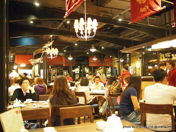 高記小團圓(松山菸廠誠品):【食記】不愧是招牌!一吃就停不了的上海鐵鍋生煎包囧 @ 台北信義誠品生活-高記小團圓-Kao Chi-浙滬美饌上海點心