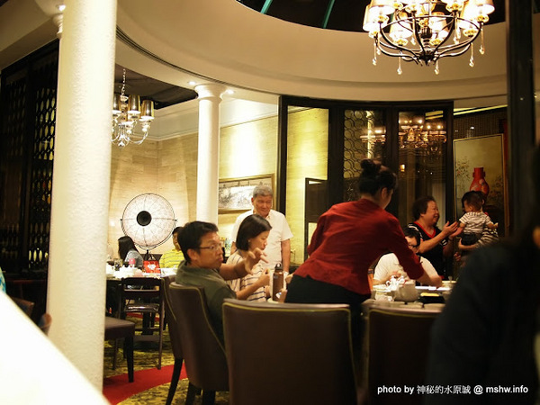 高記小團圓(松山菸廠誠品):【食記】不愧是招牌!一吃就停不了的上海鐵鍋生煎包囧 @ 台北信義誠品生活-高記小團圓-Kao Chi-浙滬美饌上海點心