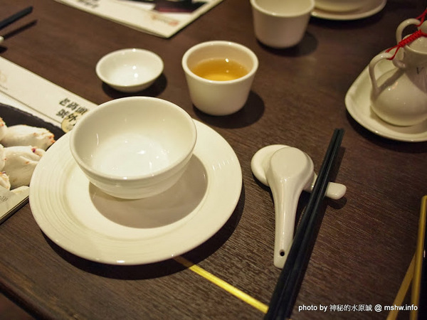 高記小團圓(松山菸廠誠品):【食記】不愧是招牌!一吃就停不了的上海鐵鍋生煎包囧 @ 台北信義誠品生活-高記小團圓-Kao Chi-浙滬美饌上海點心