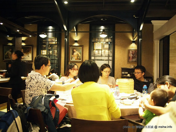 高記小團圓(松山菸廠誠品):【食記】不愧是招牌!一吃就停不了的上海鐵鍋生煎包囧 @ 台北信義誠品生活-高記小團圓-Kao Chi-浙滬美饌上海點心