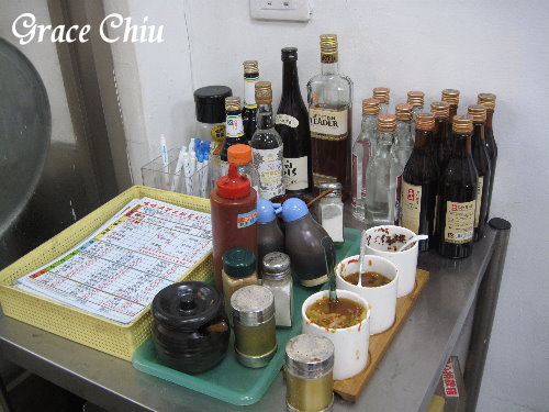 萬華伍條通燒肉飯.手工米苔目