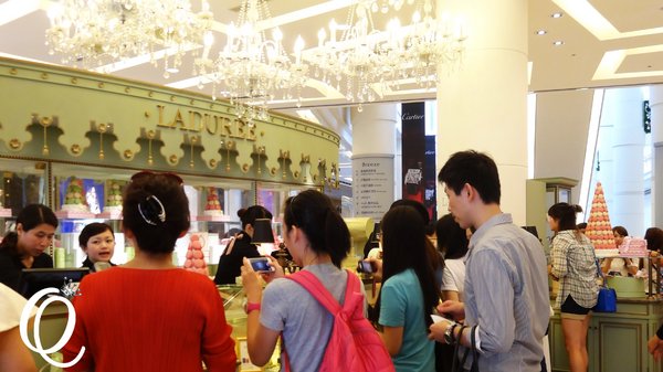 Laduree(台北微風店)：馬卡龍界中的LV~~法國Laduree Macaron．台北微風店