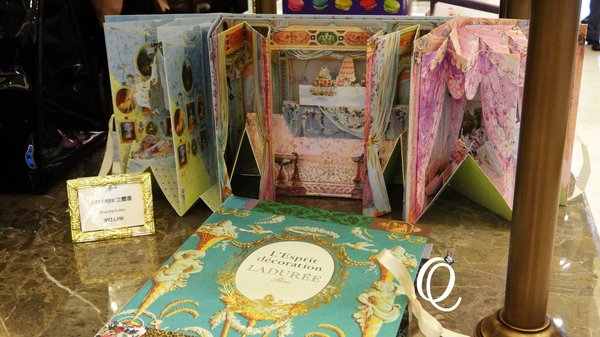 Laduree(台北微風店)：馬卡龍界中的LV~~法國Laduree Macaron．台北微風店