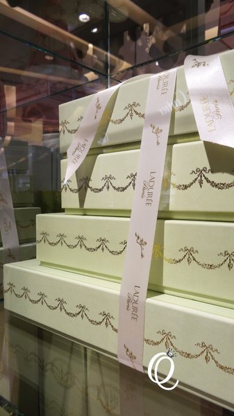 Laduree(台北微風店)：馬卡龍界中的LV~~法國Laduree Macaron．台北微風店