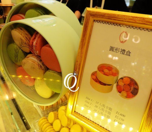 Laduree(台北微風店)：馬卡龍界中的LV~~法國Laduree Macaron．台北微風店