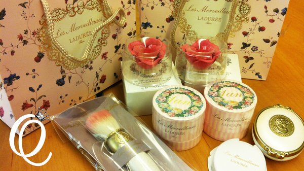 Laduree(台北微風店)：馬卡龍界中的LV~~法國Laduree Macaron．台北微風店