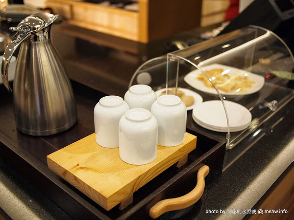 阿聰師芋頭酥糕餅(台中秋紅谷館):【食記】台中西屯-阿聰師芋頭酥糕餅/台中秋紅谷館 : 微甜不膩的細緻口感,有八卦味道的大甲龍捲風!?