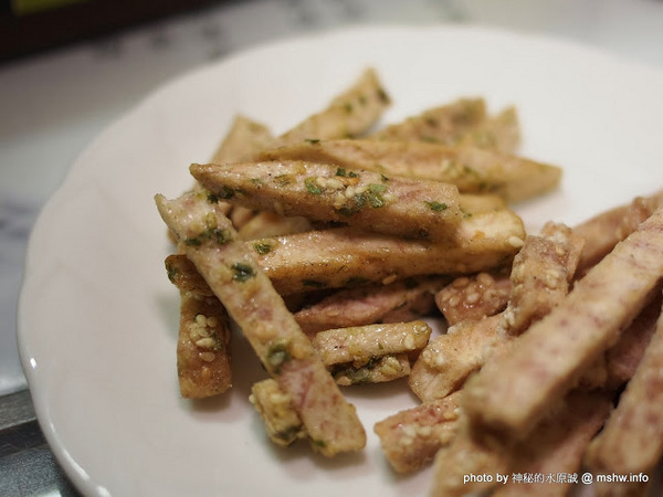 阿聰師芋頭酥糕餅(台中秋紅谷館):【食記】台中西屯-阿聰師芋頭酥糕餅/台中秋紅谷館 : 微甜不膩的細緻口感,有八卦味道的大甲龍捲風!?