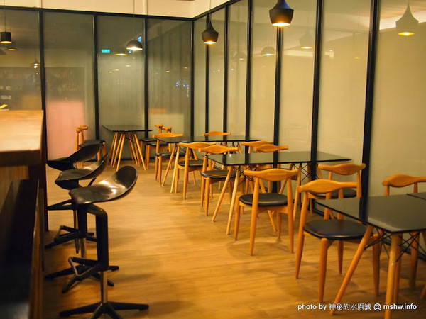 阿聰師芋頭酥糕餅(台中秋紅谷館):【食記】台中西屯-阿聰師芋頭酥糕餅/台中秋紅谷館 : 微甜不膩的細緻口感,有八卦味道的大甲龍捲風!?