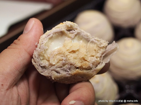 阿聰師芋頭酥糕餅(台中秋紅谷館):【食記】台中西屯-阿聰師芋頭酥糕餅/台中秋紅谷館 : 微甜不膩的細緻口感,有八卦味道的大甲龍捲風!?