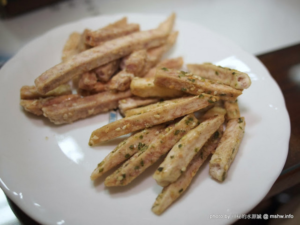 阿聰師芋頭酥糕餅(台中秋紅谷館):【食記】台中西屯-阿聰師芋頭酥糕餅/台中秋紅谷館 : 微甜不膩的細緻口感,有八卦味道的大甲龍捲風!?