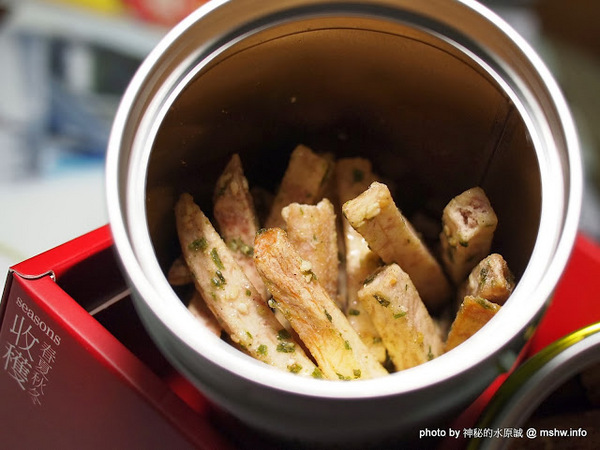 阿聰師芋頭酥糕餅(台中秋紅谷館):【食記】台中西屯-阿聰師芋頭酥糕餅/台中秋紅谷館 : 微甜不膩的細緻口感,有八卦味道的大甲龍捲風!?