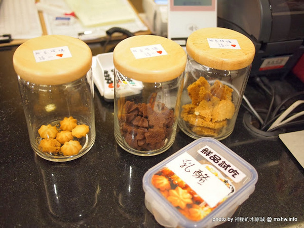 阿聰師芋頭酥糕餅(台中秋紅谷館):【食記】台中西屯-阿聰師芋頭酥糕餅/台中秋紅谷館 : 微甜不膩的細緻口感,有八卦味道的大甲龍捲風!?