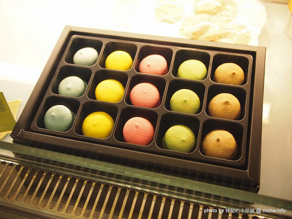 阿聰師芋頭酥糕餅(台中秋紅谷館):【食記】台中西屯-阿聰師芋頭酥糕餅/台中秋紅谷館 : 微甜不膩的細緻口感,有八卦味道的大甲龍捲風!?