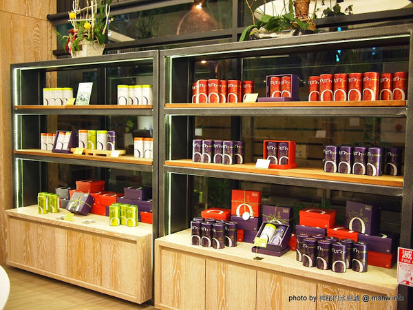 阿聰師芋頭酥糕餅(台中秋紅谷館):【食記】台中西屯-阿聰師芋頭酥糕餅/台中秋紅谷館 : 微甜不膩的細緻口感,有八卦味道的大甲龍捲風!?