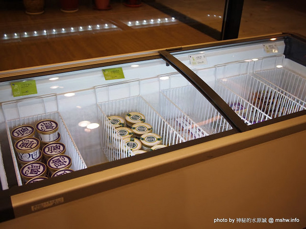 阿聰師芋頭酥糕餅(台中秋紅谷館):【食記】台中西屯-阿聰師芋頭酥糕餅/台中秋紅谷館 : 微甜不膩的細緻口感,有八卦味道的大甲龍捲風!?