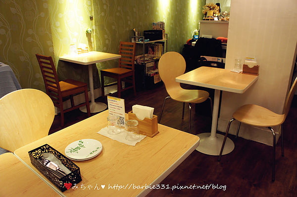 Sam咖啡小館：♥吃吧~台北ღ松山區♥初訪 小店高品質!!超Cute拉花咖啡~好療癒!!☆Sam 咖啡☆ (動物友善、捷運、下午茶)