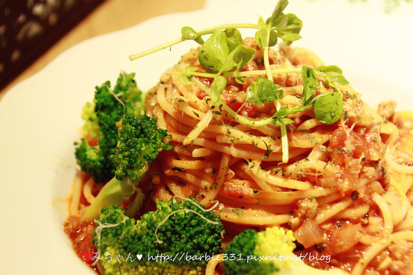 Sam咖啡小館：♥吃吧~台北ღ松山區♥初訪 小店高品質!!超Cute拉花咖啡~好療癒!!☆Sam 咖啡☆ (動物友善、捷運、下午茶)