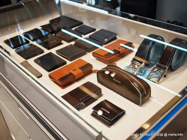 PIQUADRO頂級皮革(誠品信義)：【生活】帥氣紮實的皮件作工! 義大利工匠手工縫製實演 @ 台北信義-誠品信義旗艦店-PIQUADRO頂級皮革