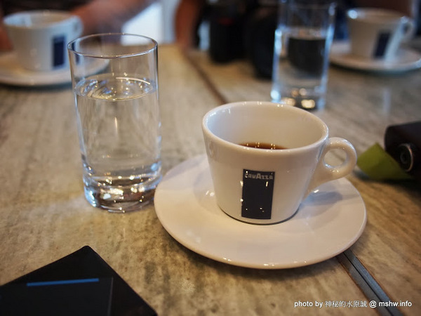 PIQUADRO頂級皮革(誠品信義)：【生活】帥氣紮實的皮件作工! 義大利工匠手工縫製實演 @ 台北信義-誠品信義旗艦店-PIQUADRO頂級皮革