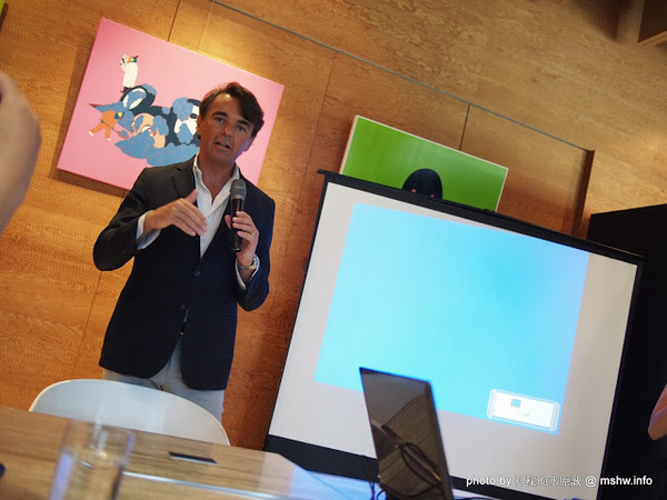 PIQUADRO頂級皮革(誠品信義)：【生活】帥氣紮實的皮件作工! 義大利工匠手工縫製實演 @ 台北信義-誠品信義旗艦店-PIQUADRO頂級皮革