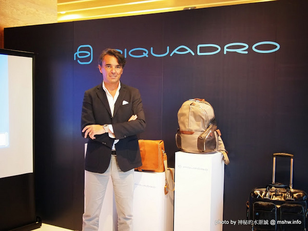 PIQUADRO頂級皮革(誠品信義)：【生活】帥氣紮實的皮件作工! 義大利工匠手工縫製實演 @ 台北信義-誠品信義旗艦店-PIQUADRO頂級皮革