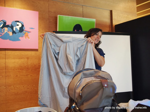 PIQUADRO頂級皮革(誠品信義)：【生活】帥氣紮實的皮件作工! 義大利工匠手工縫製實演 @ 台北信義-誠品信義旗艦店-PIQUADRO頂級皮革