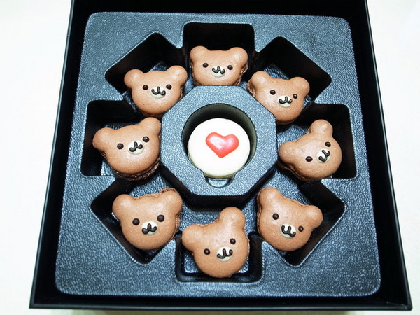 天鵝脖子街:<宅配|試吃>超可愛聖誕馬卡龍#聖誕老人#麋鹿#聖誕紅~天鵝脖子街