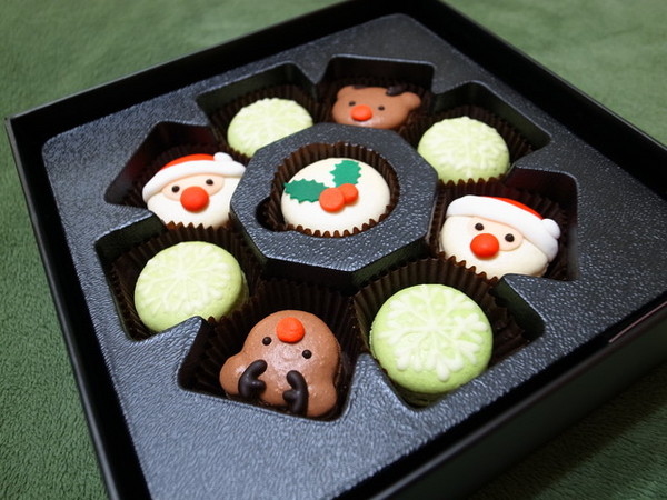 天鵝脖子街:<宅配|試吃>超可愛聖誕馬卡龍#聖誕老人#麋鹿#聖誕紅~天鵝脖子街