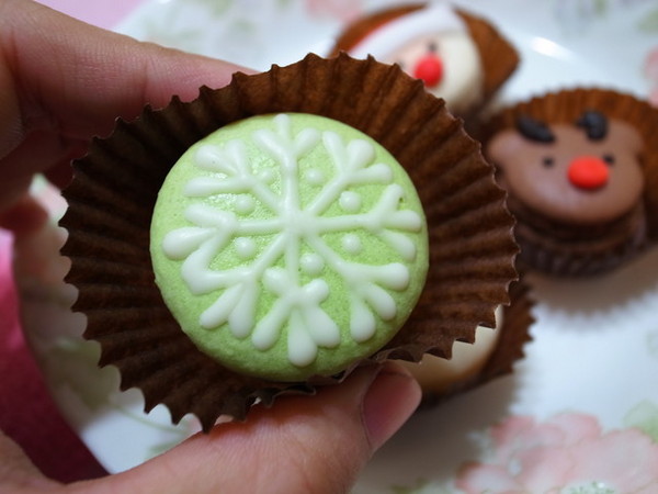 天鵝脖子街:<宅配|試吃>超可愛聖誕馬卡龍#聖誕老人#麋鹿#聖誕紅~天鵝脖子街