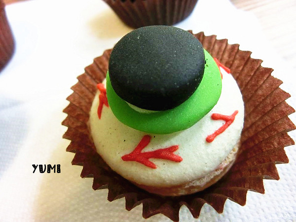 天鵝脖子街(台中逢甲):【邀稿】不給糖就搗蛋!!天鵝脖子街首推~萬聖節馬卡龍搞怪登場~@天鵝脖子街