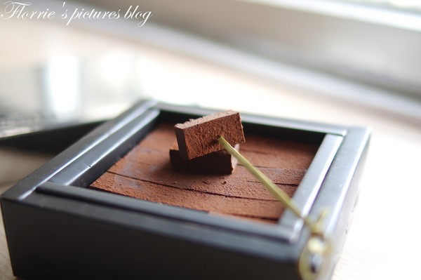 杜樂麗花園 TUILERIES 巧克力/甜點沙龍(SOGO復興館)：邀約~Tuileries杜樂麗花園 巧克力/甜點沙龍~巴黎華麗閃電泡芙，美的讓人捨不得吃掉