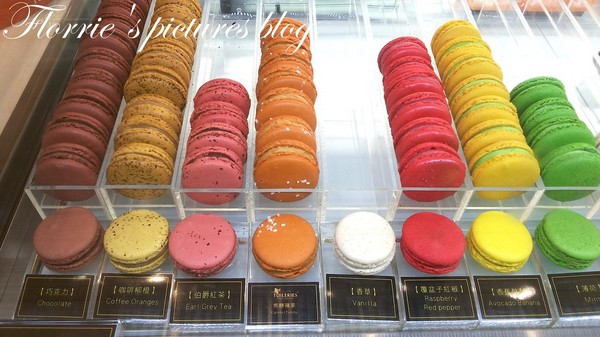 杜樂麗花園 TUILERIES 巧克力/甜點沙龍(SOGO復興館)：邀約~Tuileries杜樂麗花園 巧克力/甜點沙龍~巴黎華麗閃電泡芙，美的讓人捨不得吃掉