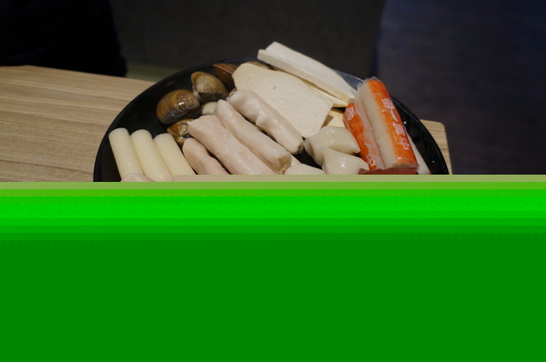 連進酸菜白肉鍋(原：新勵進酸菜白肉鍋)：連近酸菜白肉鍋 ♥吃到飽