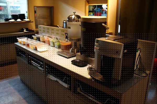 連進酸菜白肉鍋(原：新勵進酸菜白肉鍋)：連近酸菜白肉鍋 ♥吃到飽