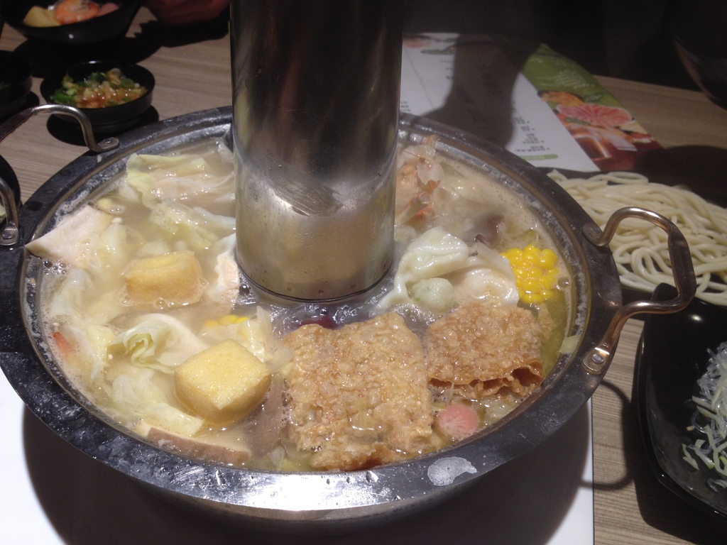 內湖新勵進酸菜白肉鍋