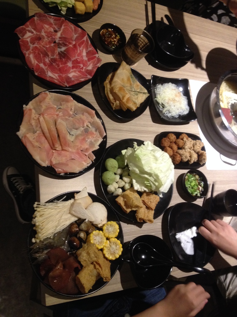 內湖新勵進酸菜白肉鍋